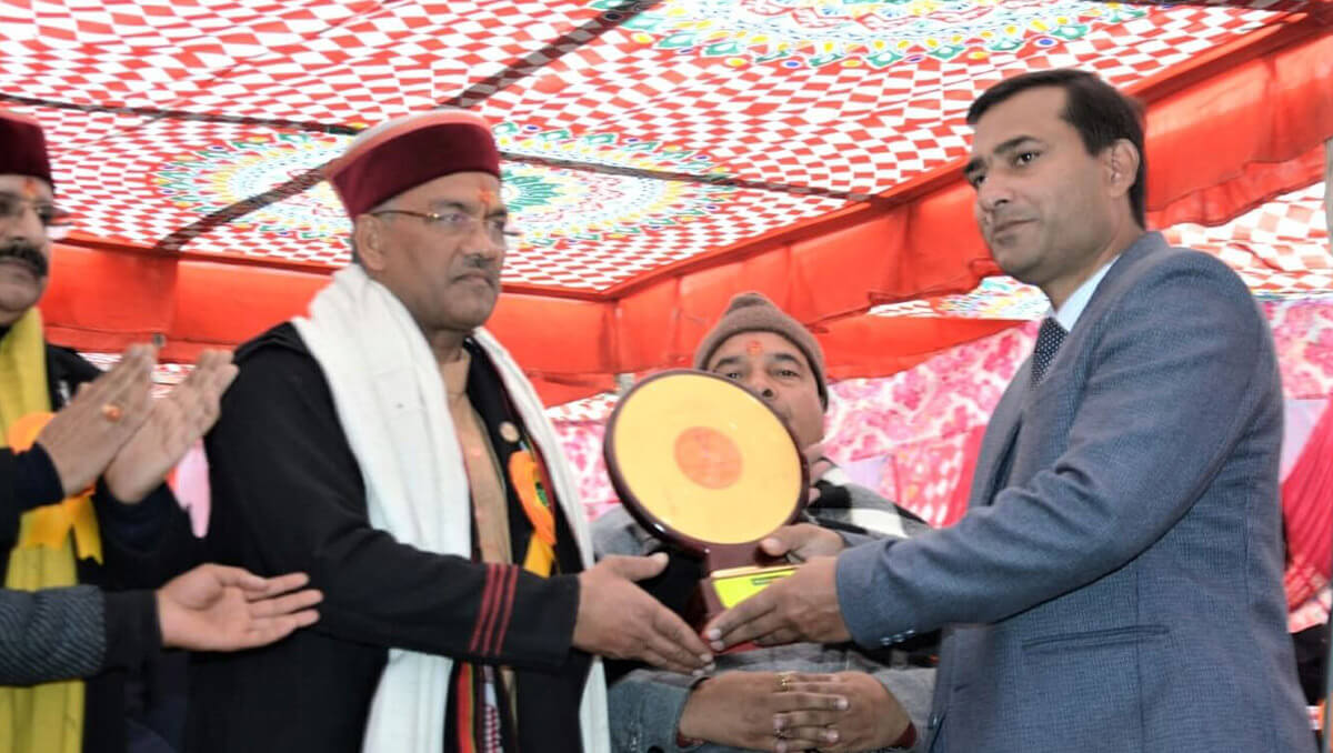 Chairman being felicitated by Uttarakhand CM Shri Trivendra Singh Rawat